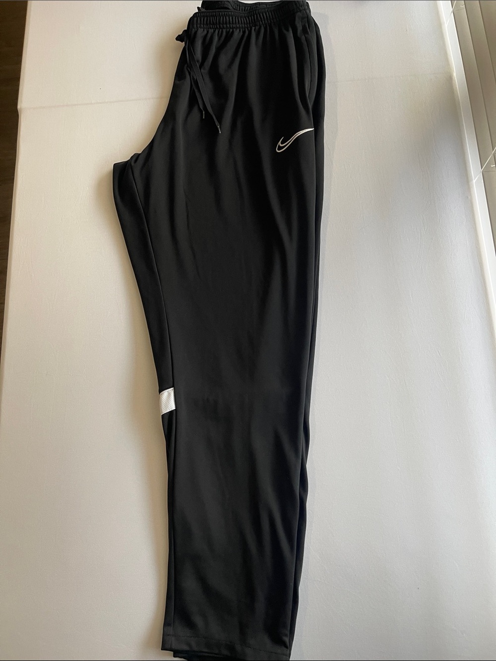 Nike - Picture 2 of 4